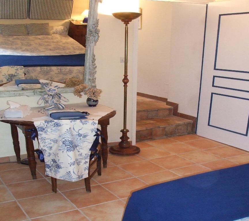 Le Moulin D'Hys Bed and Breakfast La Cropte Værelse billede